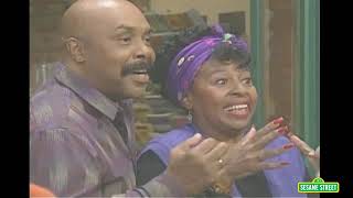 Classic Sesame Street - Slimey to the Moon with Tony Bennett