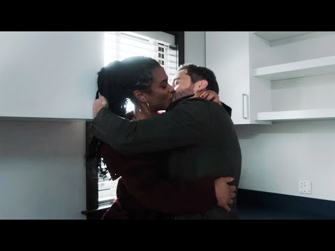 New Amsterdam 4x11 Max and Helen kiss
