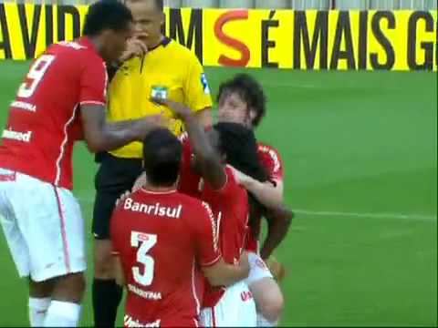 Gol de Tinga - Inter 3 x 0 Vasco - 28ª Rodada Brasileirão - 09/10/2011