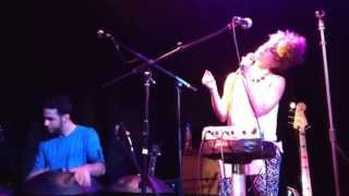 Andreya Triana feat. Manu Delago - Draw the Stars live. 11/04/2013