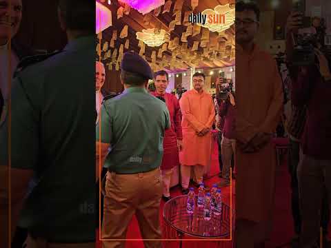 বনানী পূজা মন্ডপে এলেন ডিএমপি কমিশনার মোসলেহ উদ্দিন | Daily Sun Bangla
