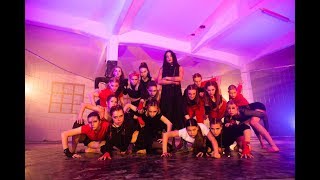 Videoklip Claudia - Daj to na max (ft. Moving Souls) s textom piesne