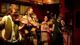 Harry Bird and the Rubber Wellies :: Fire in the Hold :: Live in Melbourne