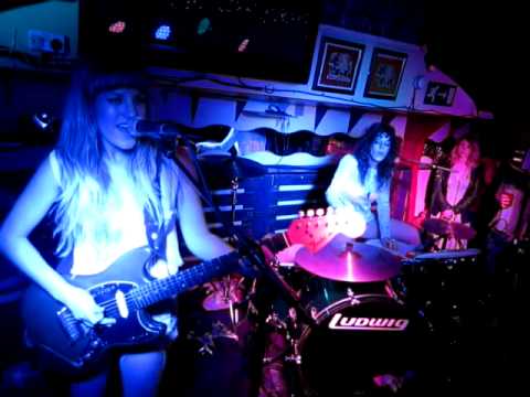 Deap Vally @ London Tamesis Dock - Drought