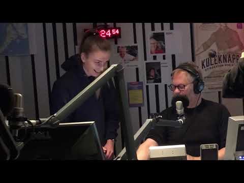 Bli med meg backstage på NRK Østfolds radiosending!