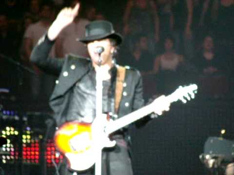 Bon Jovi "Lay Your Hands On Me" Richie Solo Vancouver B.C. Mar.25,2011