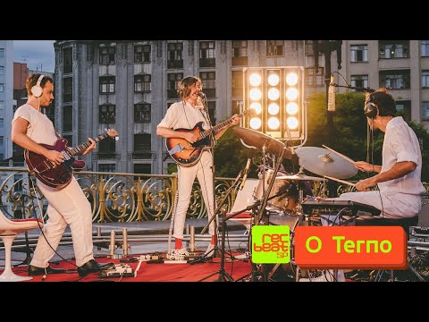 O Terno - ao vivo no Festival Rec-Beat SP