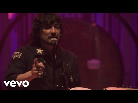 León Larregui - Tiraste A Matar (Live)