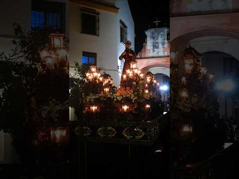 Día de San Francisco. Así procesionó el Santo sobre el paso de la Soledad del Viernes Santo.
