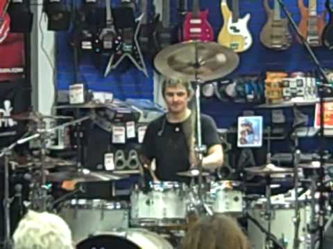 Drummer Video: Ray Luzier Clinic: Thinking Clean While Practicing Fills Part 2