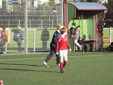 Zwaluwen Utrecht F1 - SV Houten F1 (6-1)