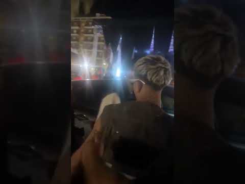 ECCOLO CHE ARRIVA AKA7EVEN AL CONCERTO! Iscrivetevi al canale e lasciate like