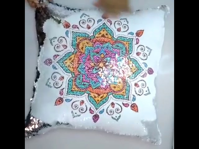 Vídeo relacionado con LolaPix Cojín Game Over. Cojín Personalizado con Nombre. Regalo Friki Personalizado. Impresión 100% por Las Dos Caras. Relleno Incluido. Varios tamaños. Game Over