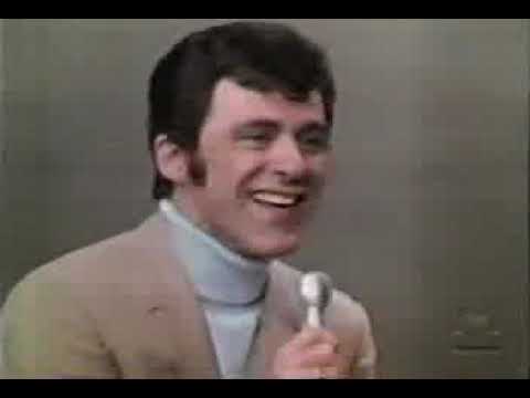 Aretha Franklin & Franki Vallie-Thats Life -   Mike Douglas Show 1967