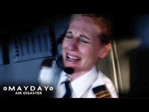 Falling Out Of The Sky At 450 Kilometers Per Hour | United Airlines 585 | Mayday: Air Disaster
