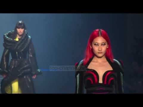 Sfilata e Gaultier /Vazhdon java e modës në Paris