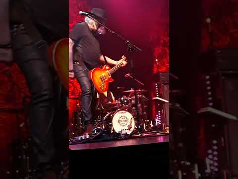 Beth Hart Santa Rosa April 11th I'd rather go blind