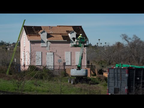 San Marcos' historic 'pink house' is getting a new roof