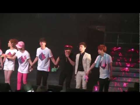 130202 UCC ending yoseop&gikwang holding hands