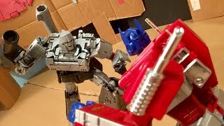 Optimus Prime vs. Megatron stop-motion Optimus Prime vs. Megatron stop-motion