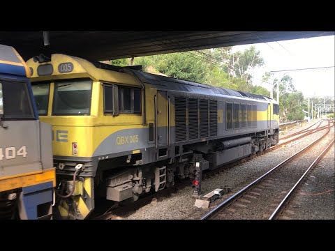 QBX005, CF4404 and CF4402 pulling a grain Train through Waterfall