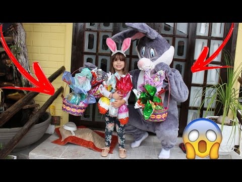 CAÇA AOS OVOS DE PÁSCOA COM O COELHO DA PÁSCOA