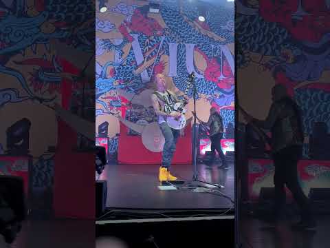Trivium's Matt Heafy guitar solo Paris L'Olympia 01/02/2023