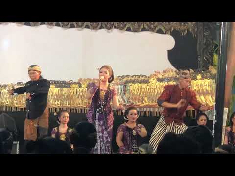 Gubuk asmoro by Ardia Diwang