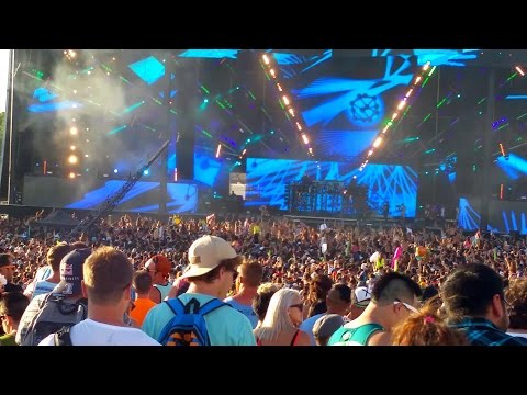 Veld VIP  2015 - Steve Aoki   Cake me