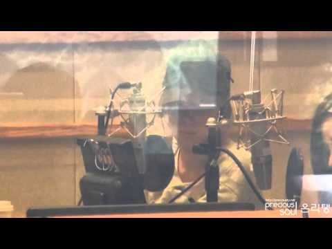 111107 SNSD Taeyeon @ Radio [fancam2]