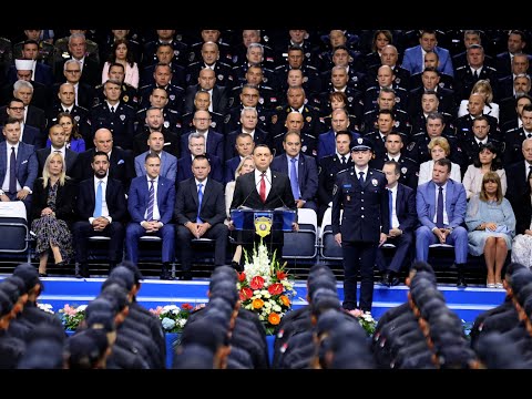 U ime predsednika Republike Srbije Aleksandra Vučića, pripadnicima MUP-a čestitam polaganje zakletve