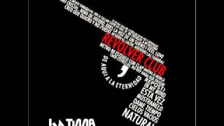 Natural, del album Revolver Club (2009) con Israel Italman en voces.