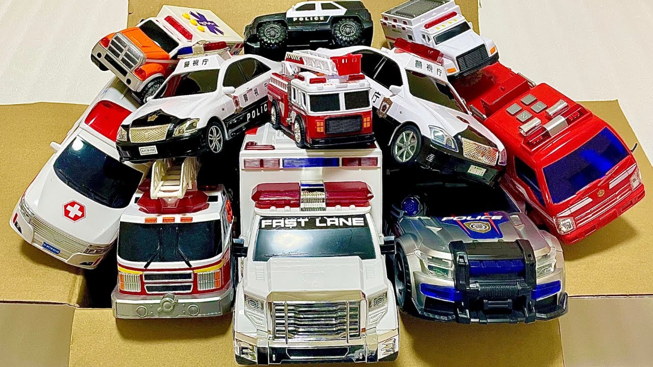 救急車（ミニカー）が坂道走る。緊急走行テスト。サイレン鳴る☆ Ambulance minicar runs on a slope! Emergency driving test.