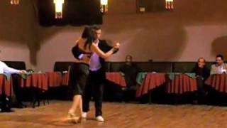 Ozgur El turquito Demir y Cecilia Berra un tango en El Beso (Buenos Aires) 2