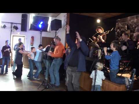 La nuit de la gavotte 2011 (Fest deiz) - Jean Pierre QUERE et l'Orchestre à Gégé