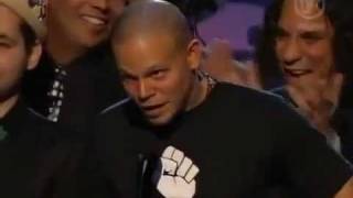 Así cortaron a René de Calle 13 en los Latin Grammy 2011 cuando dijo NO A LA PAYOLA