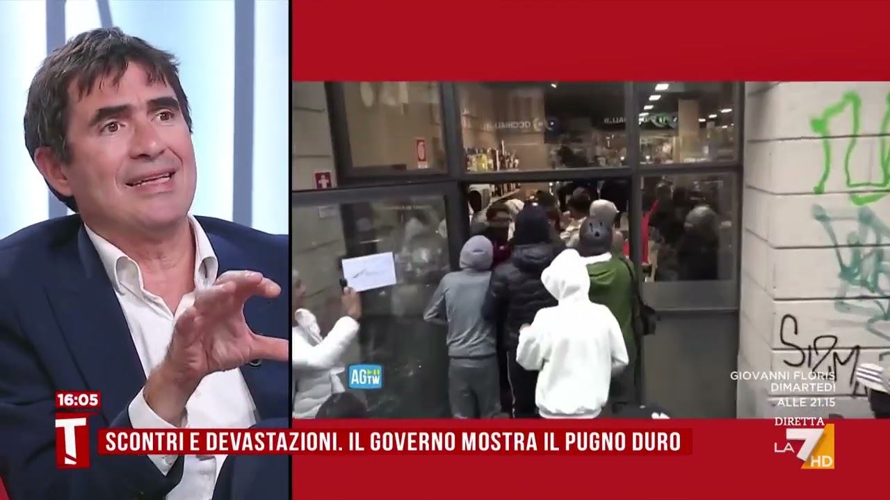 Scontri a Milano, Fratoianni: "Rabbia dei giovani unico strumento per reagire"