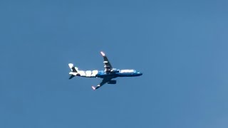 JetBlue Airbus A321-231 (B6545, N995JL) departing from ISP Airport over my house to PBI