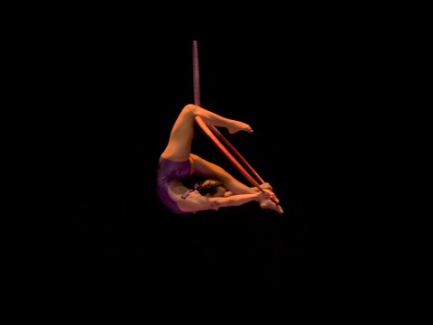 Giovanna Seixas - Aerial Hoop Act - Lira Acrobática