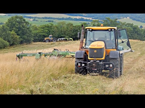 PD Dobrá Niva - Kosenie trávy 2015 - JCB Fastrac 2x 8250, 3220