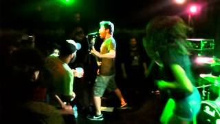Music video thumbnail preview for MANGER CADAVRE? - Guerras Infundadas by Manger Cadavre?