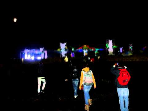 Pixel vs Designer Hippies vs Mad  Maxx-Bamboo Mass