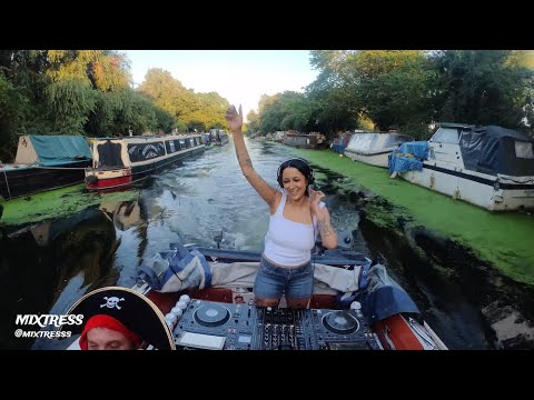 029 - Electro & Bassline on a Boat w/ Mixtress