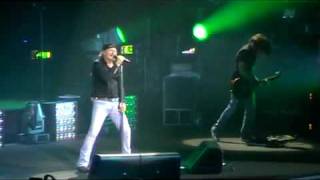 Vasco Europe Indoor Tour - Ad Ogni Costo- Pesaro 06 10 2009.avi