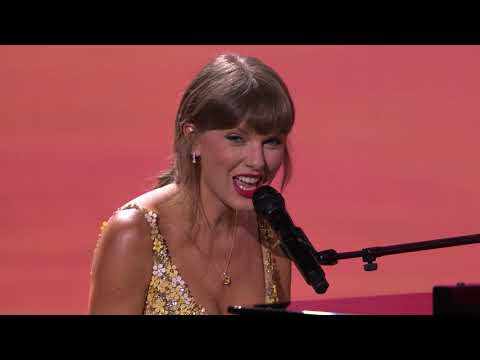 Taylor Swift Performs &lsquo;I Knew It, I Knew You&rsquo; For The First Time At The &lsquo;Toy Story 5&rsquo; Premiere 