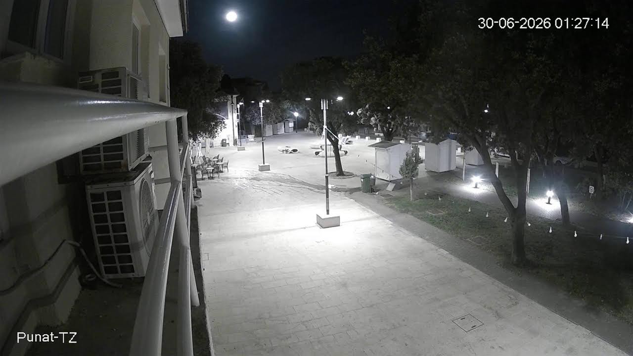 Live webcam view of Plaza y Paseo Marítimo de Punat