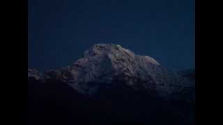 preview picture of video 'Nepal. Annapurna, Machhapuchhre - sunrise'