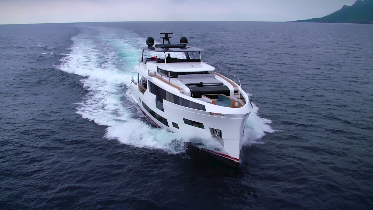 Sirena 88 - Timeless, luxurious and innovative exterior – interior yacht design