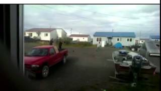 preview picture of video 'Video Alaska police shoot man attacking with bat'