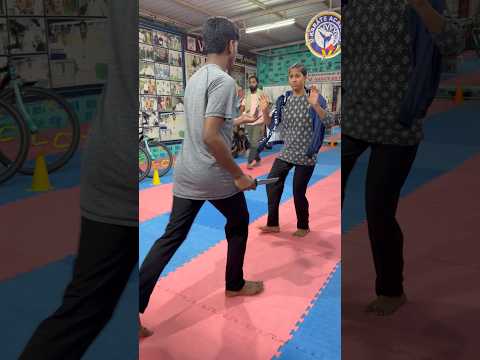 V KARATE | KNIFE 🔪SAFETY SELF DEFENCE | #selfimprovement #martialarts #selfdefense #shorts #vkarate
